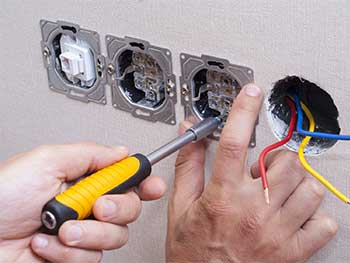 Emergency Electrician London EMERGENCY ELECTRICIANS 24 hours London Electrician London EMERGENCY ELECTRICIANS